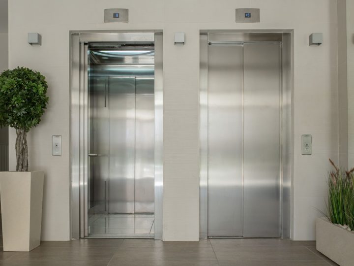 Ventajas y desventajas de tener ascensor