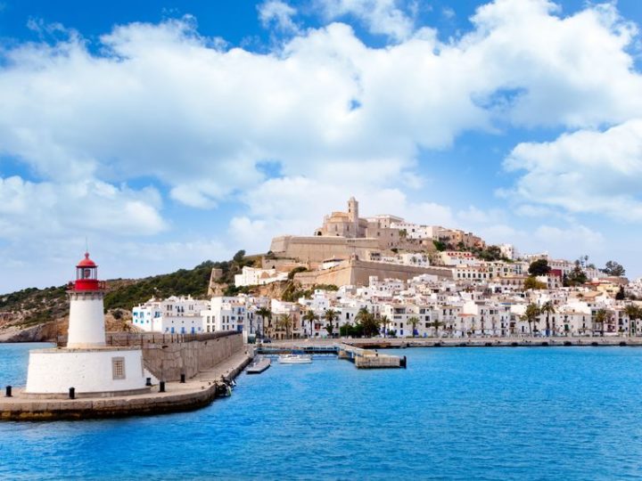 Los españoles escogen zonas de interior (y no de playa) para su segunda vivienda