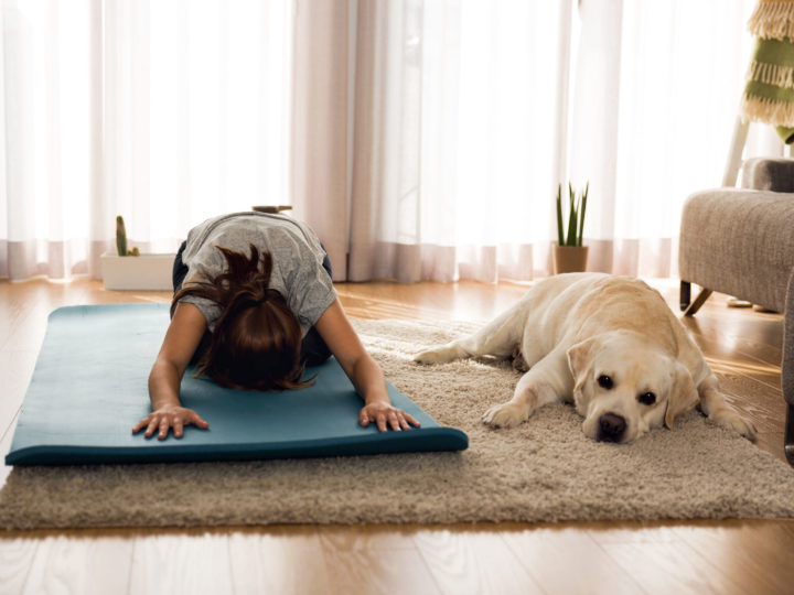 Consejos para hacer ejercicio en casa sin usar pesas ni máquinas