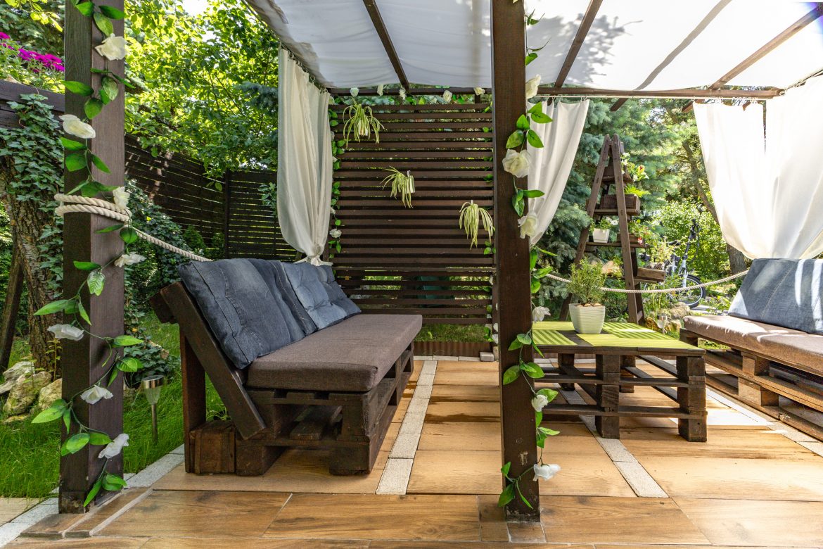 Toldos sin instalación para patios pequeños