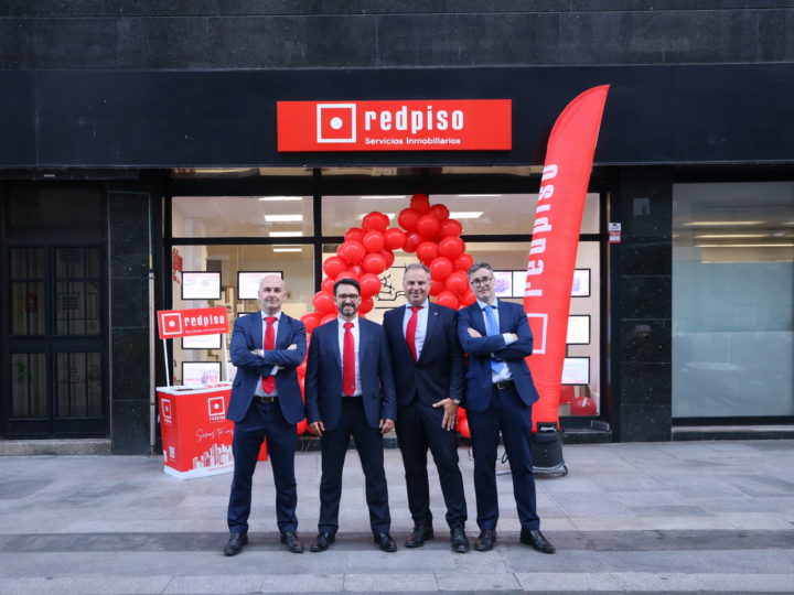 Redpiso A Coruña abre su primera oficina inmobiliaria en la ciudad