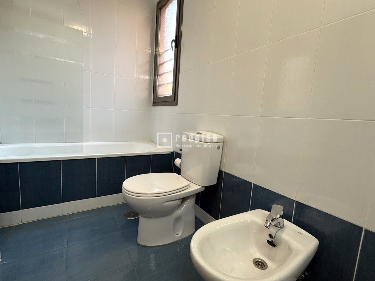 Piso en alquiler en  avenida CAMINO DE SANTIAGO, 1, Fuencarral-El Pardo, Madrid  16/23