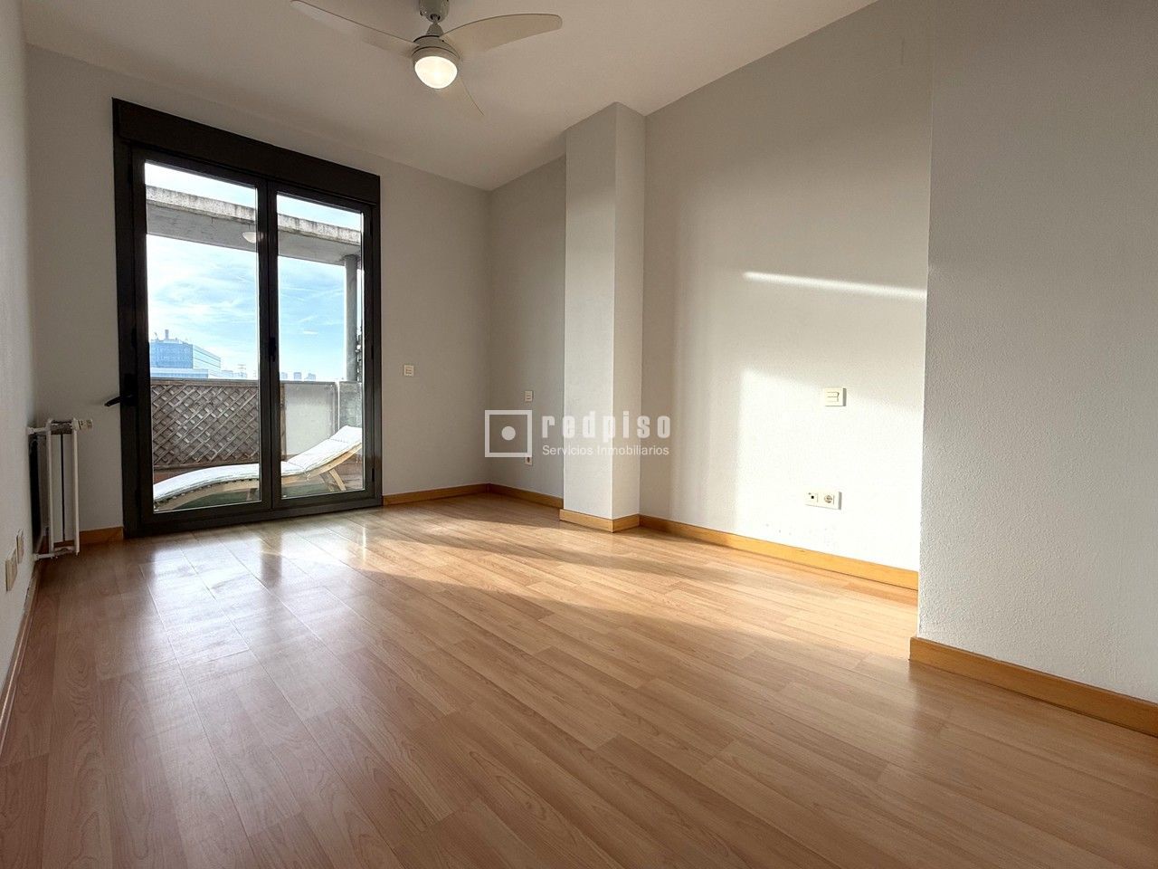 Piso en alquiler en  avenida CAMINO DE SANTIAGO, 1, Fuencarral-El Pardo, Madrid  11/23