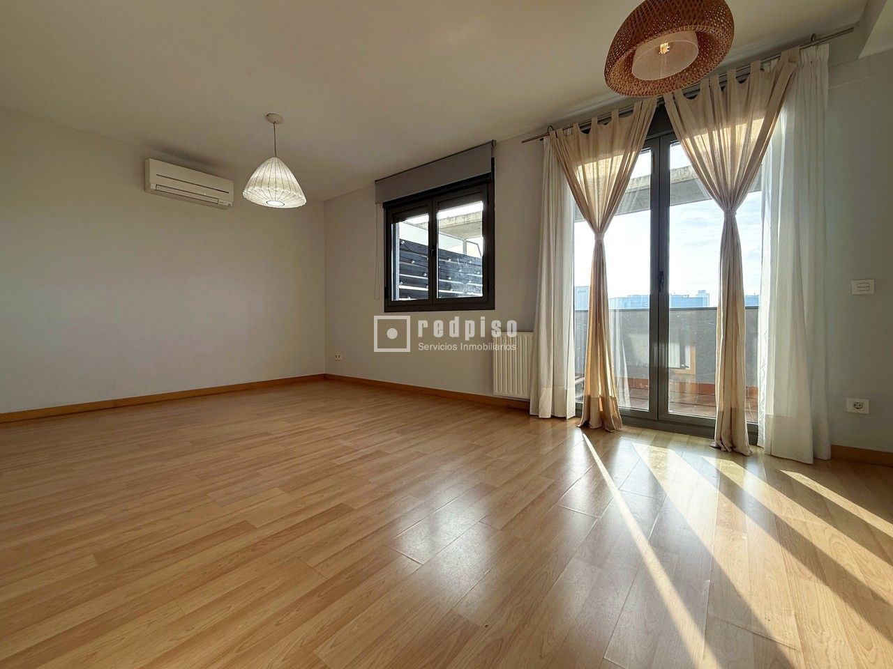 Piso en alquiler en  avenida CAMINO DE SANTIAGO, 1, Fuencarral-El Pardo, Madrid  1/1