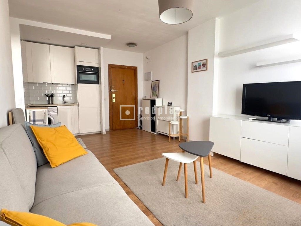 Piso en venta en  calle VALVERDE, Madrid  4/17