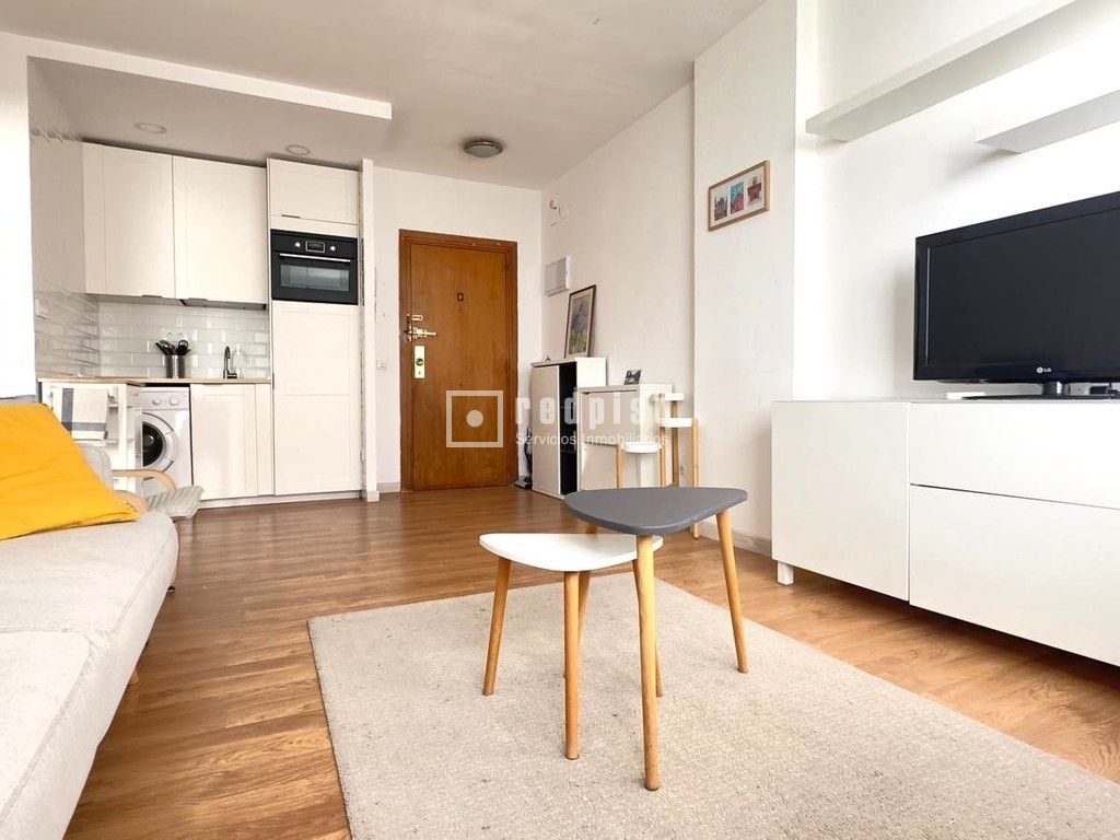 Piso en venta en  calle VALVERDE, Madrid  9/17