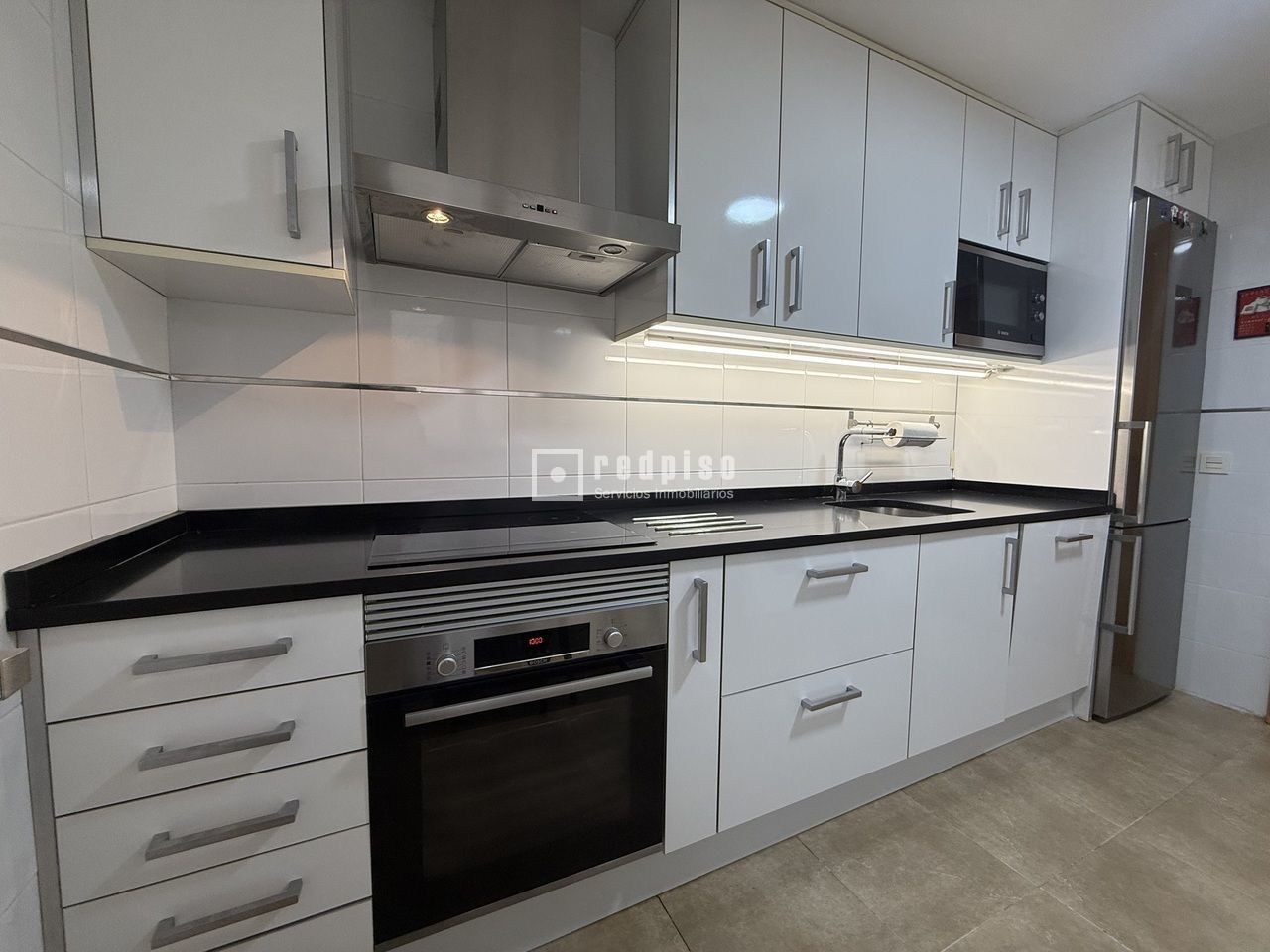 Piso en alquiler en  avenida CAMINO DE SANTIAGO, 1, Fuencarral-El Pardo, Madrid  5/23