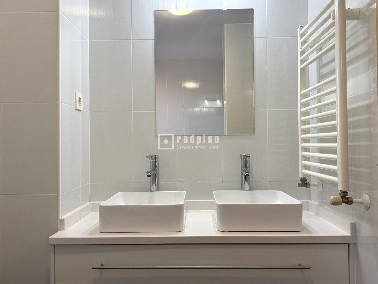 Piso en alquiler en  avenida CAMINO DE SANTIAGO, 1, Fuencarral-El Pardo, Madrid  15/23