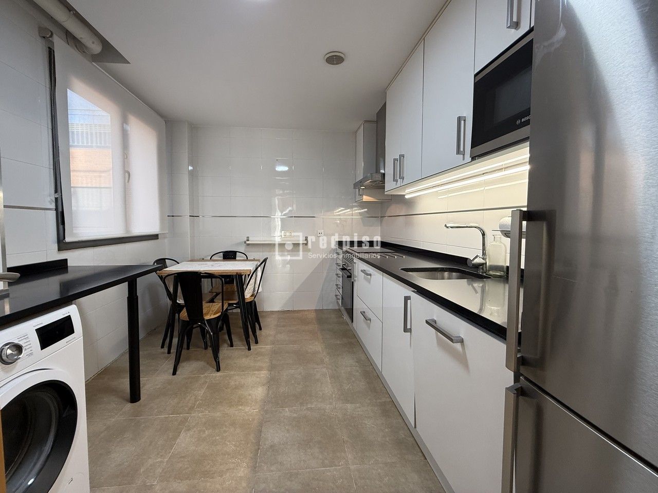 Piso en alquiler en  avenida CAMINO DE SANTIAGO, 1, Fuencarral-El Pardo, Madrid  9/23