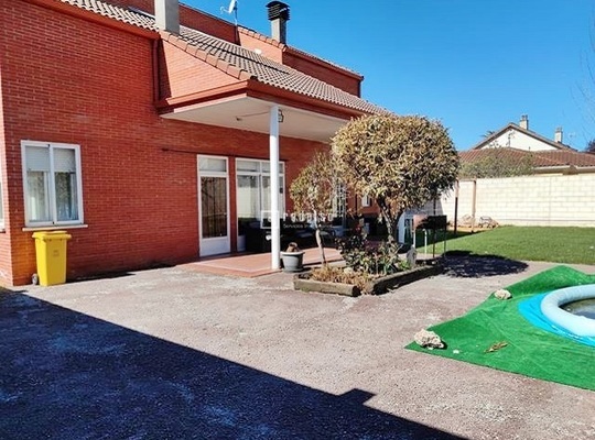 Chalet en venta en CALLE BERLÍN, Cabanillas del Campo